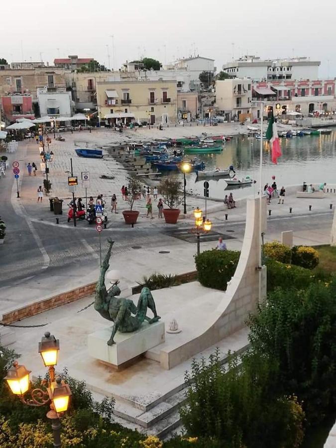 Agorà Bisceglie Acomodação com café da manhã Exterior foto